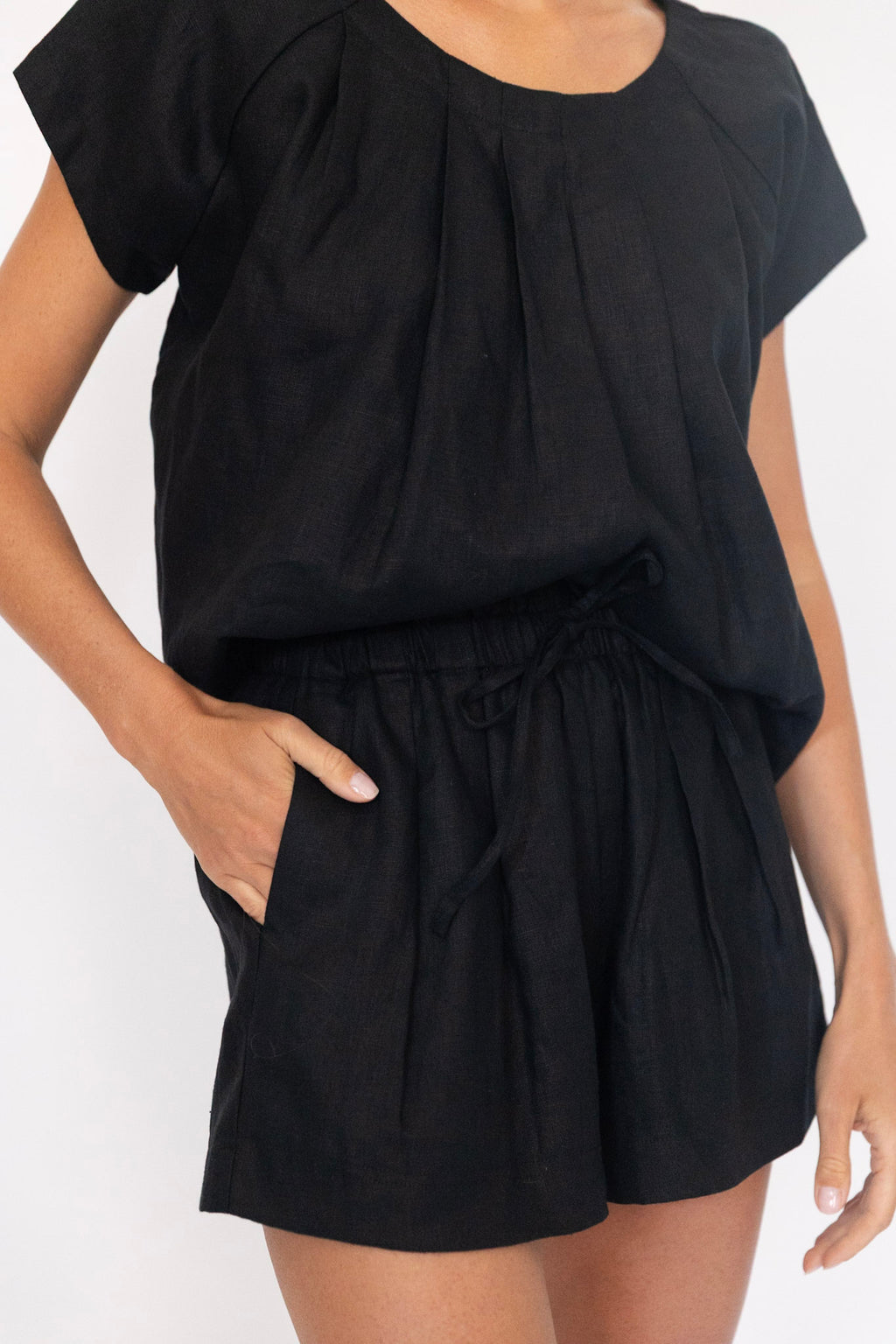 Linen Shorts in Marcona