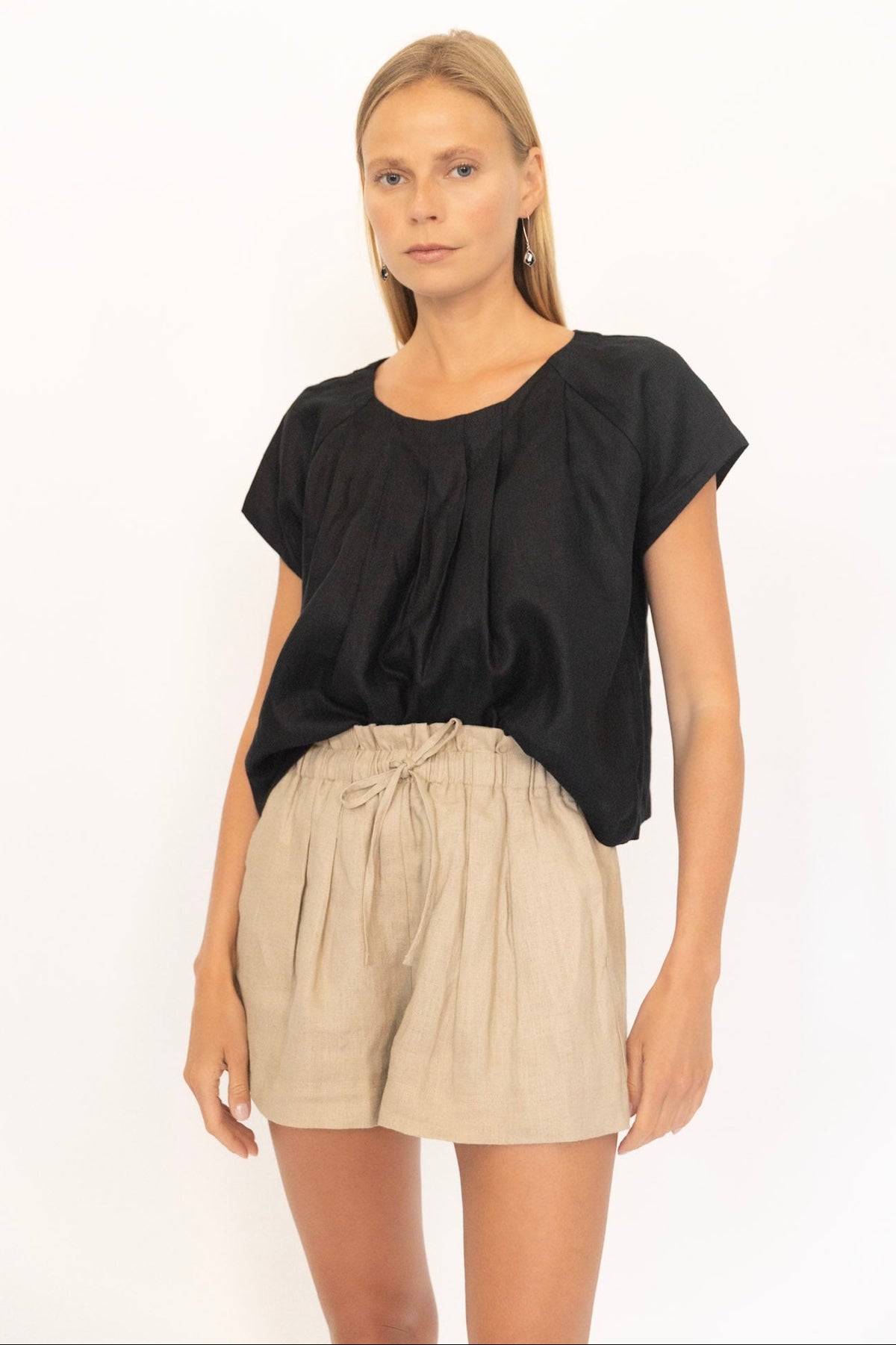 Linen Shorts in Black