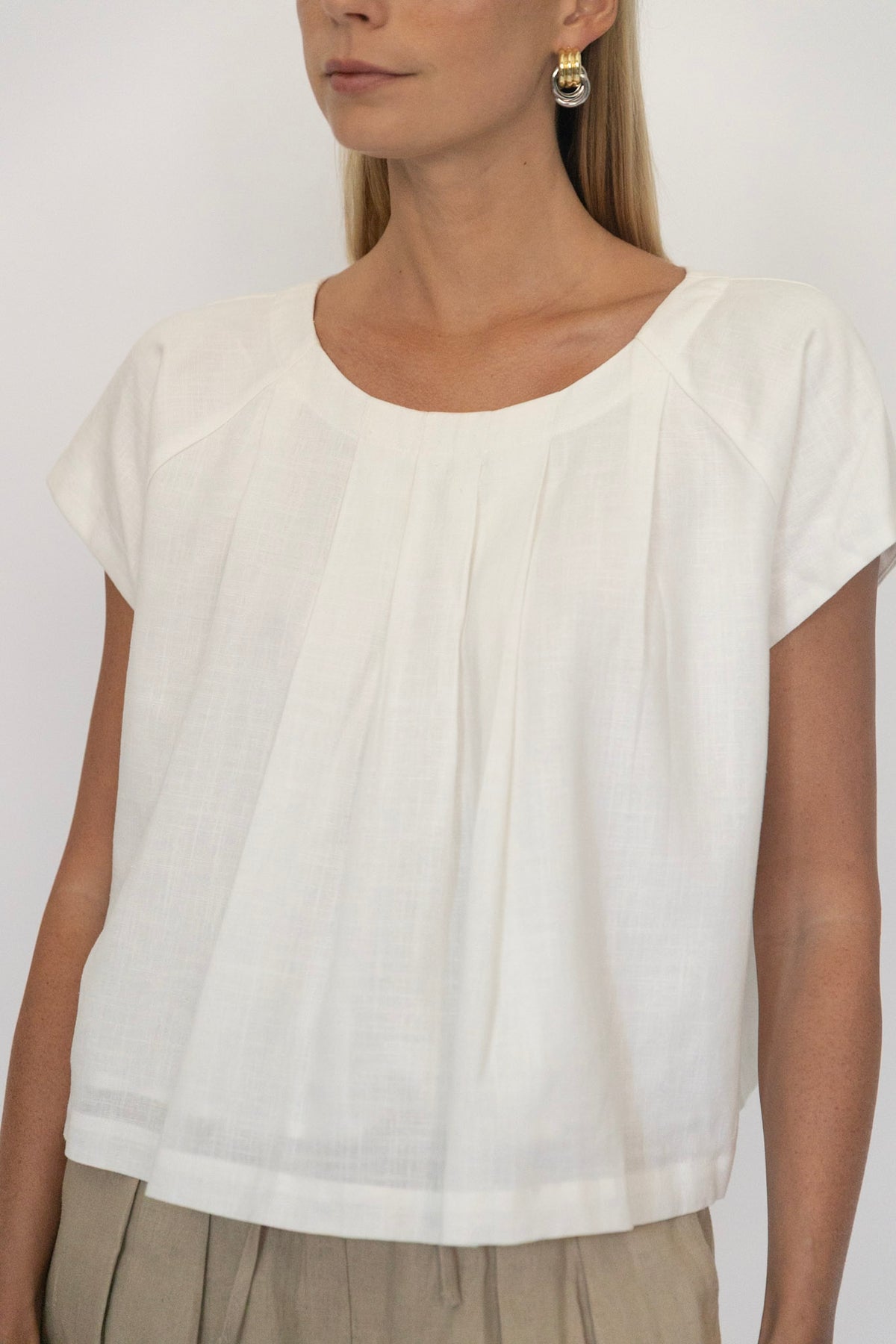 Linen Short Sleeve Top in Coconut