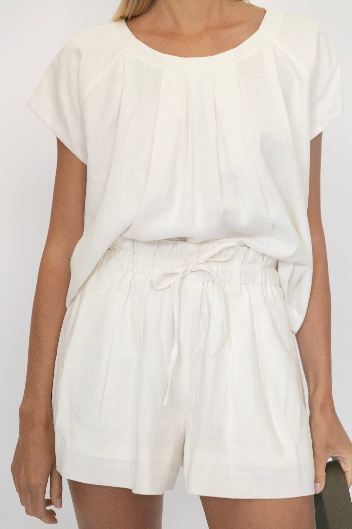 Linen Shorts in Black