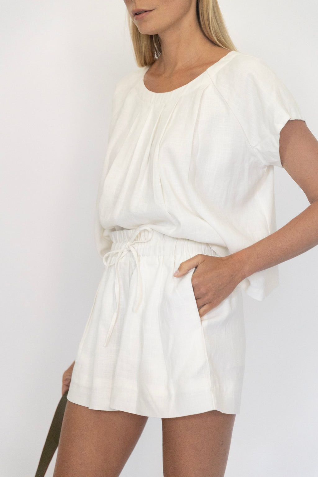 Linen Shorts in Marcona