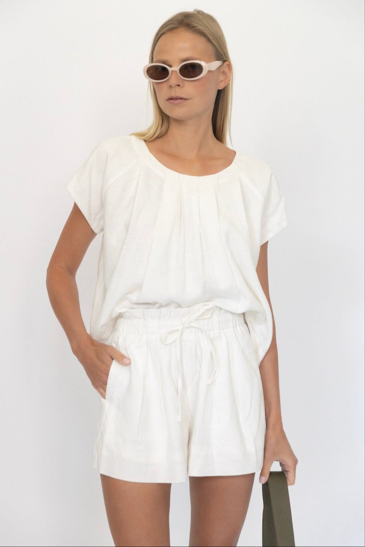 Linen Shorts in Black