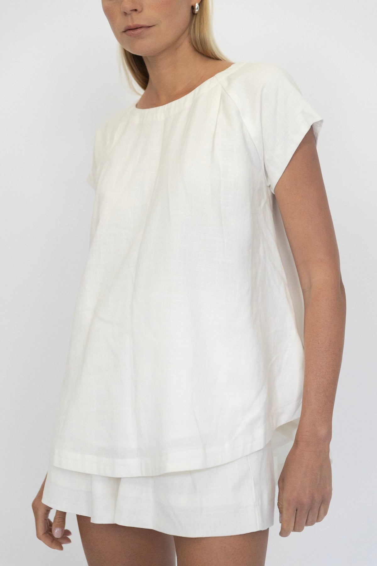 Linen Tunic in Black