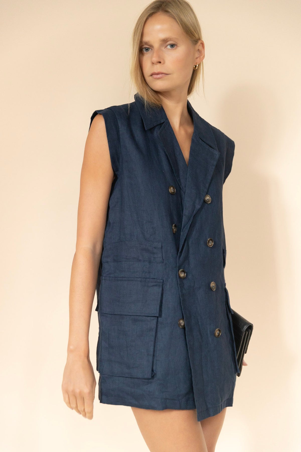 Linen Sleeveless Trench in Coconut