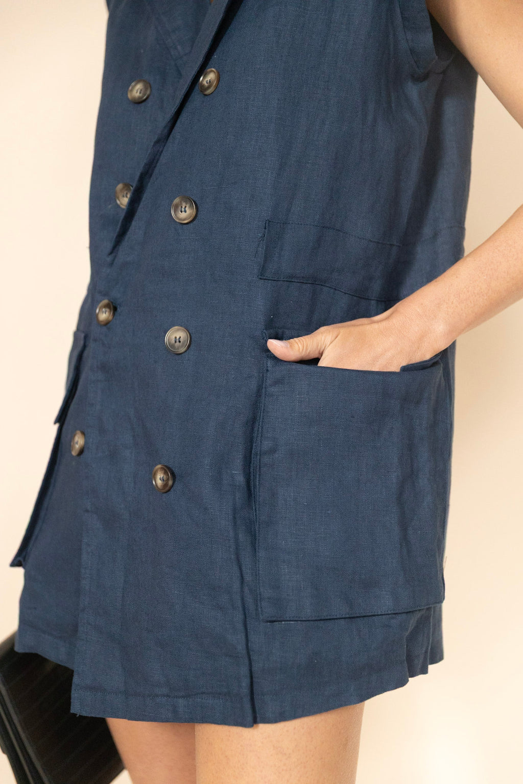 Linen Sleeveless Trench in Navy