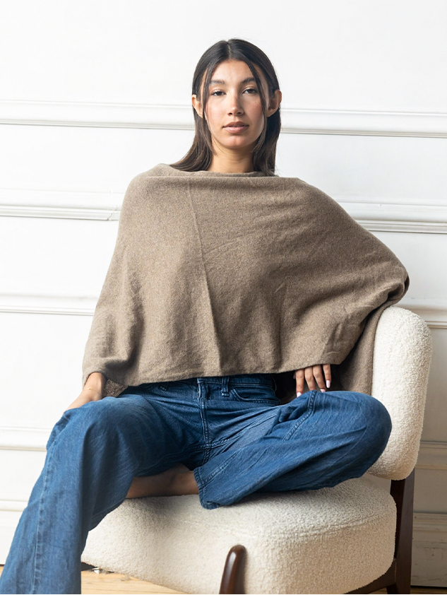 Cashmere Poncho in Weathered Cedar